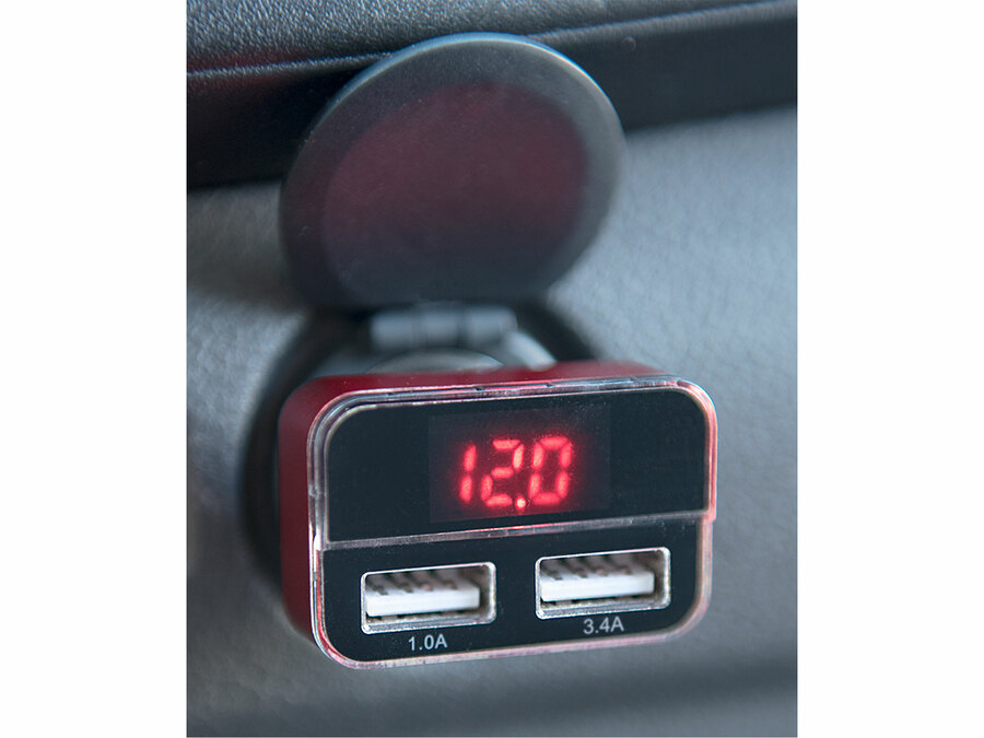 Nabíječka USB do auta, 12/24V, 2xUSB, měřič, 3,4A, 17W